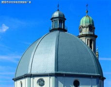 屋面基本采用的是钛锌板或者铜板