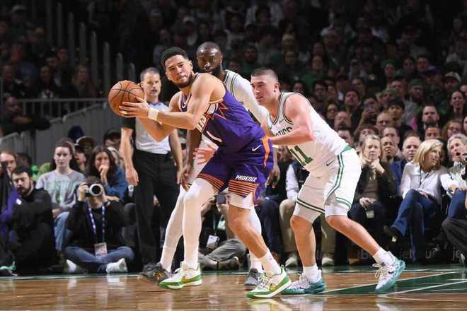 凯尔特人双杀太阳 布朗41分率队险胜布克40+对攻