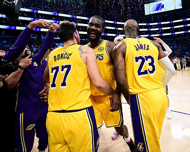 湖人加时险胜掘金 东契奇绝杀助球队登顶西部第