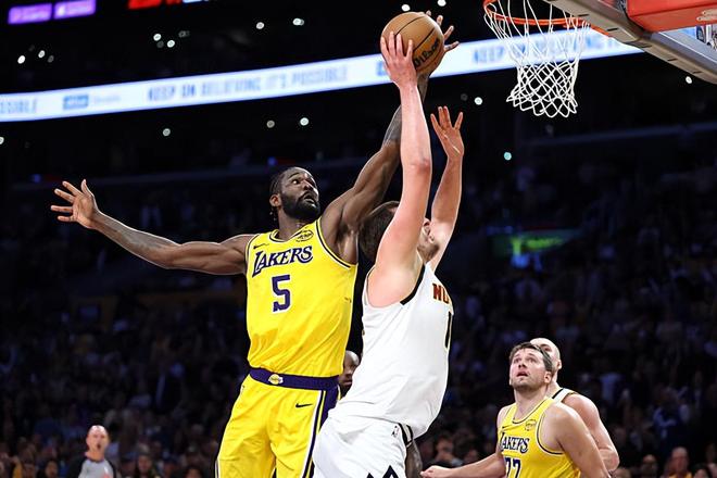 湖人加时险胜掘金 东契奇绝杀助球队登顶西部第