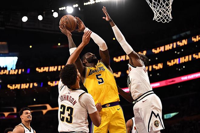 湖人加时险胜掘金 东契奇绝杀助球队登顶西部第