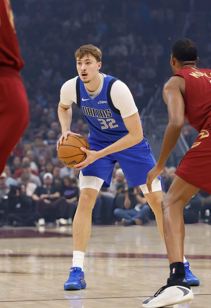 独行侠弗拉格复出爆发砍27+10助力胜骑士