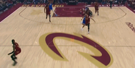 独行侠弗拉格复出爆发砍27+10助力胜骑士