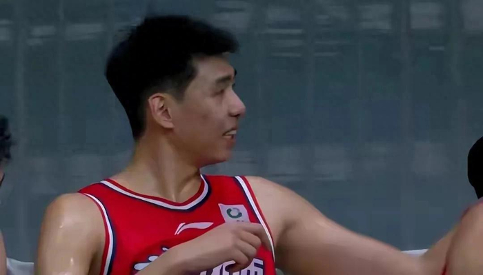 广东内线防守漏洞凸显 贾尔斯狂砍30分暴露护框