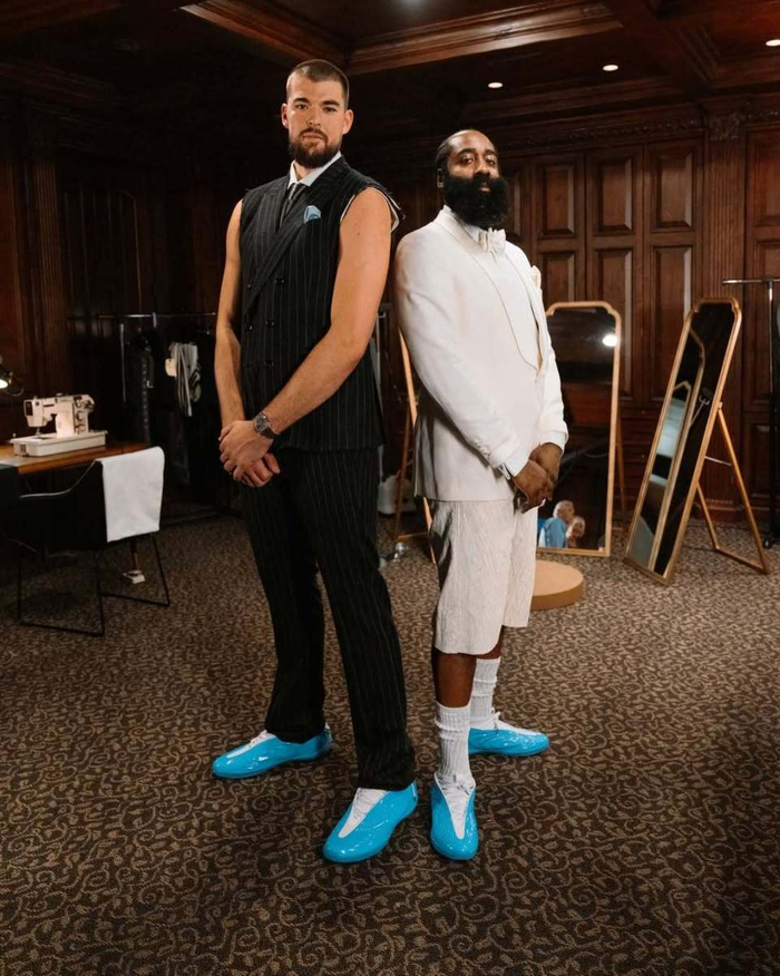 哈登与祖巴茨携手拍摄Harden Vol.10宣传片