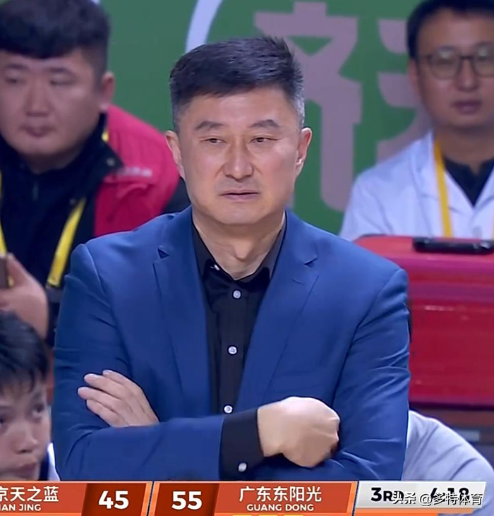 徐昕重返故地直面恩师杜锋 广东德比上演师徒对